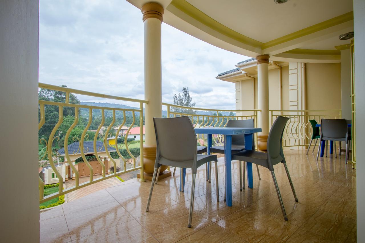 Heras Country Resort Kabale Bagian luar foto