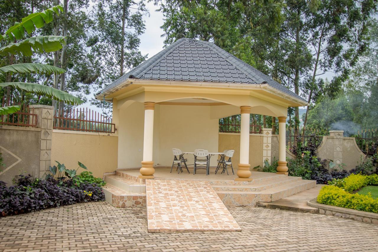Heras Country Resort Kabale Bagian luar foto