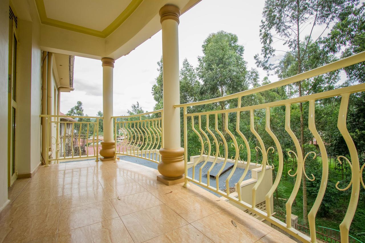 Heras Country Resort Kabale Bagian luar foto