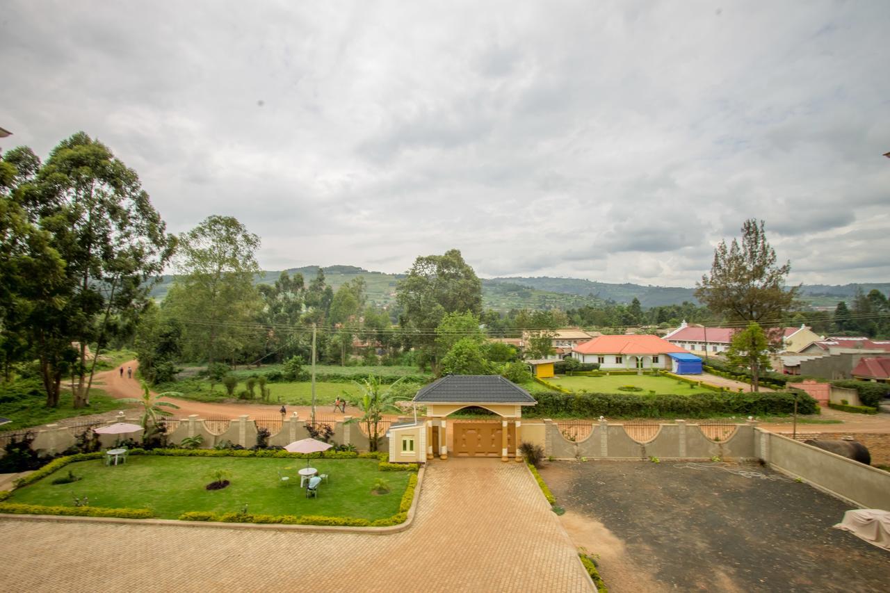 Heras Country Resort Kabale Bagian luar foto